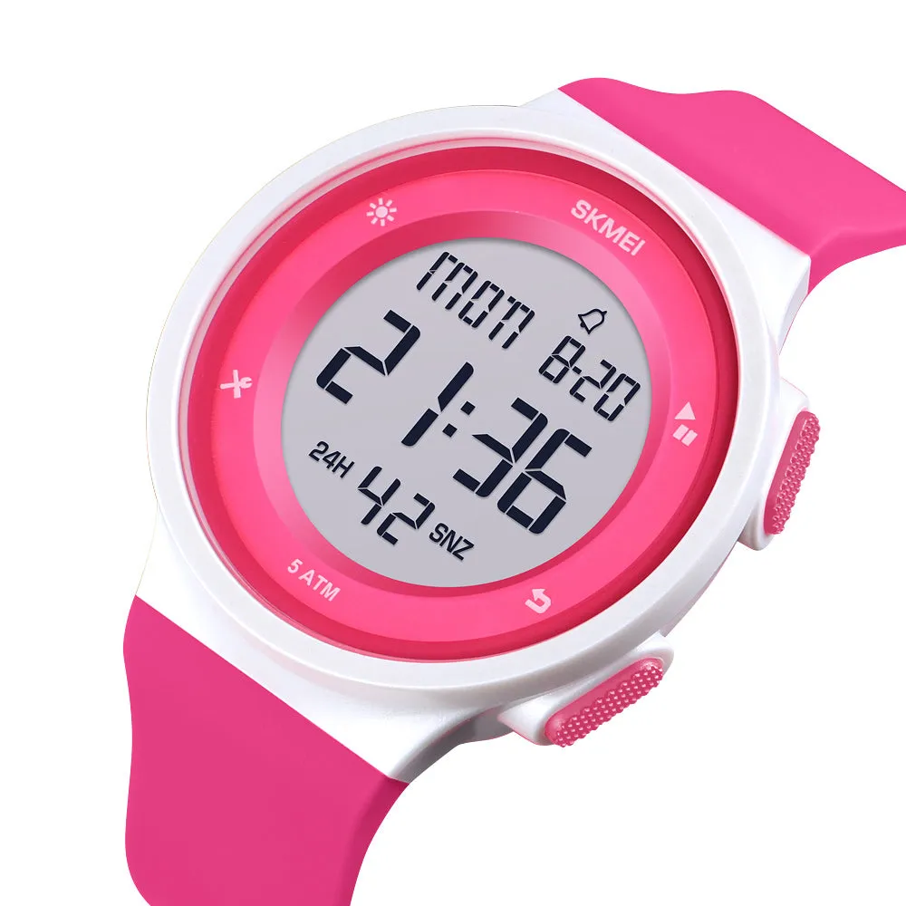 Digital watch shows the number of fashionistas W2314845