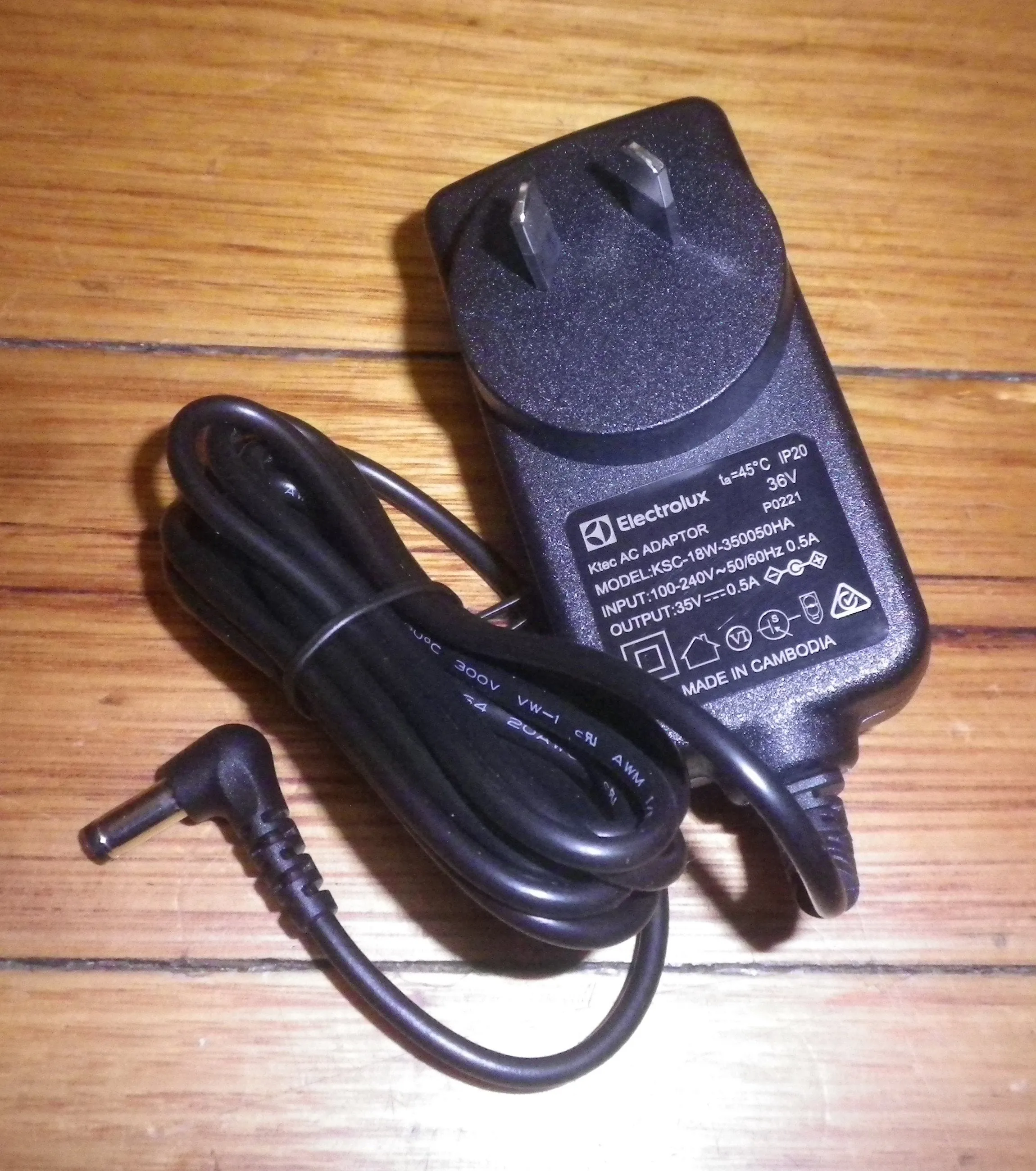 Electrolux WellQ7 WQ71 Series 35Volt Battery Charger -  # 140117630198