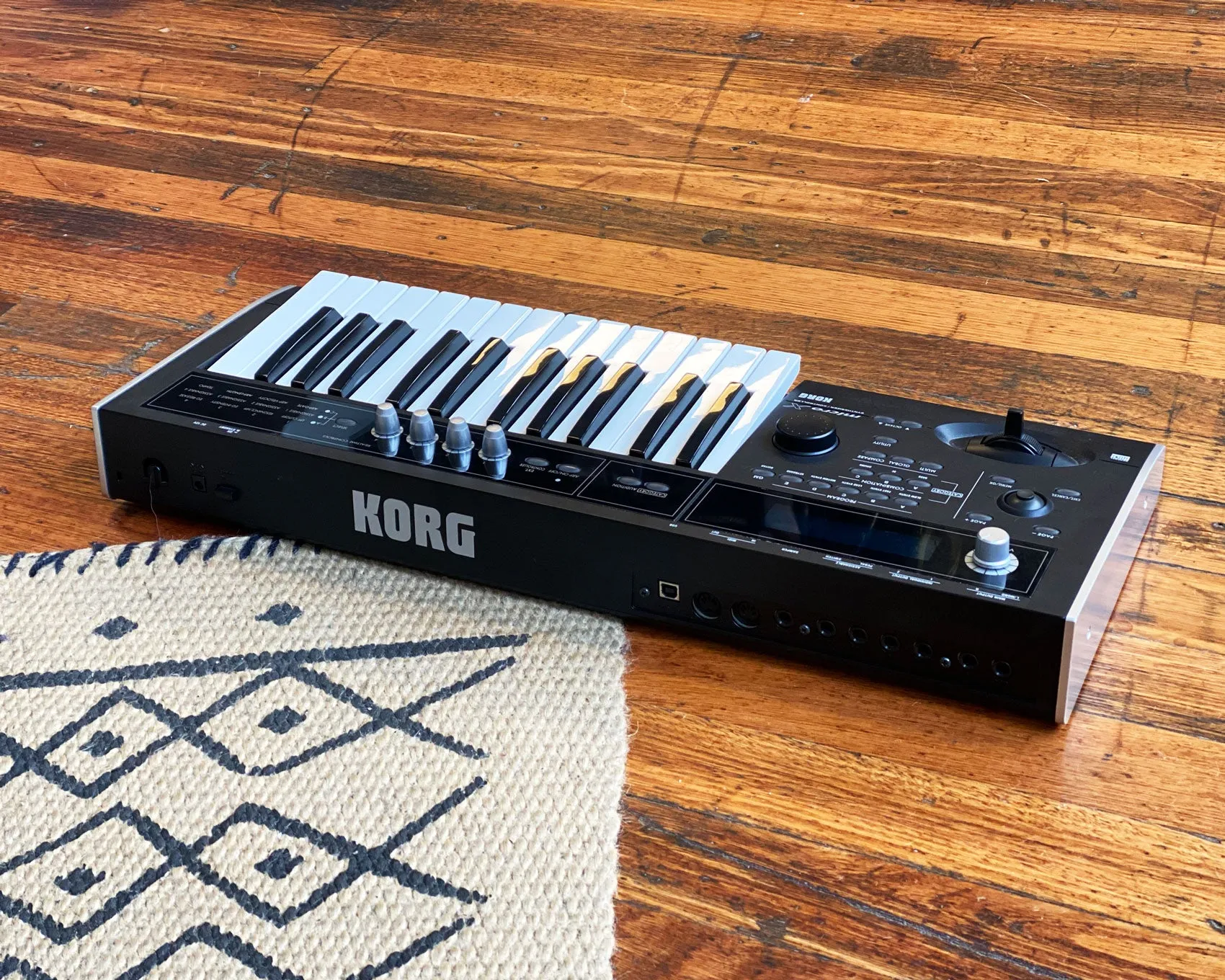 KORG Micro X Synthesizer/ Controller