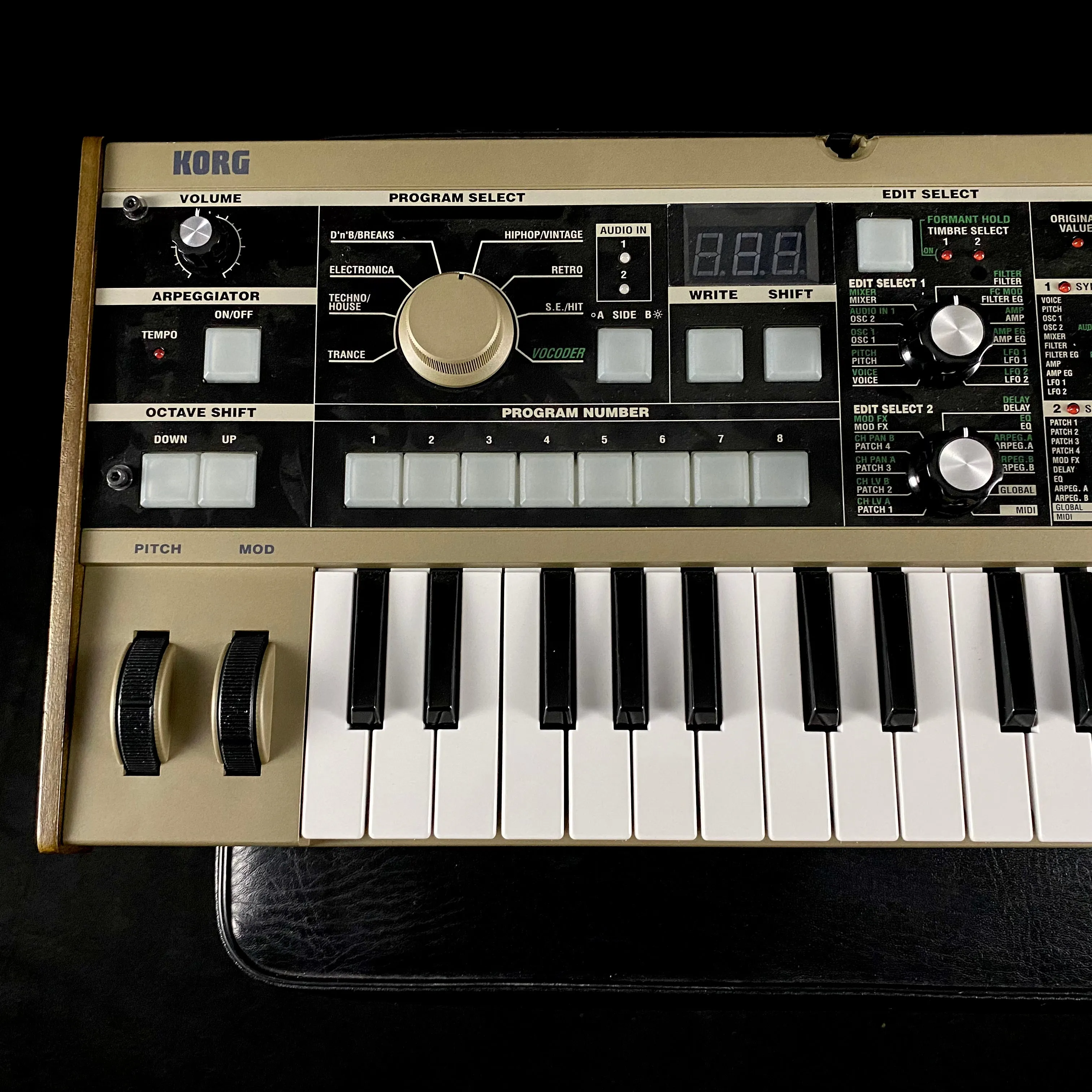 Korg MicroKORG synthesizer