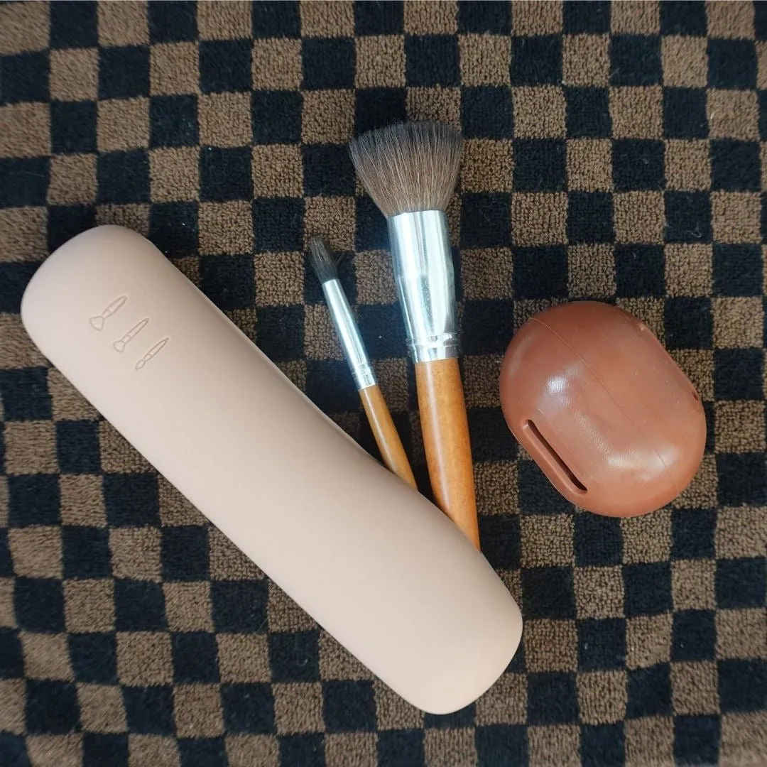 Make Up Brush   Beauty Blender Case Bundle