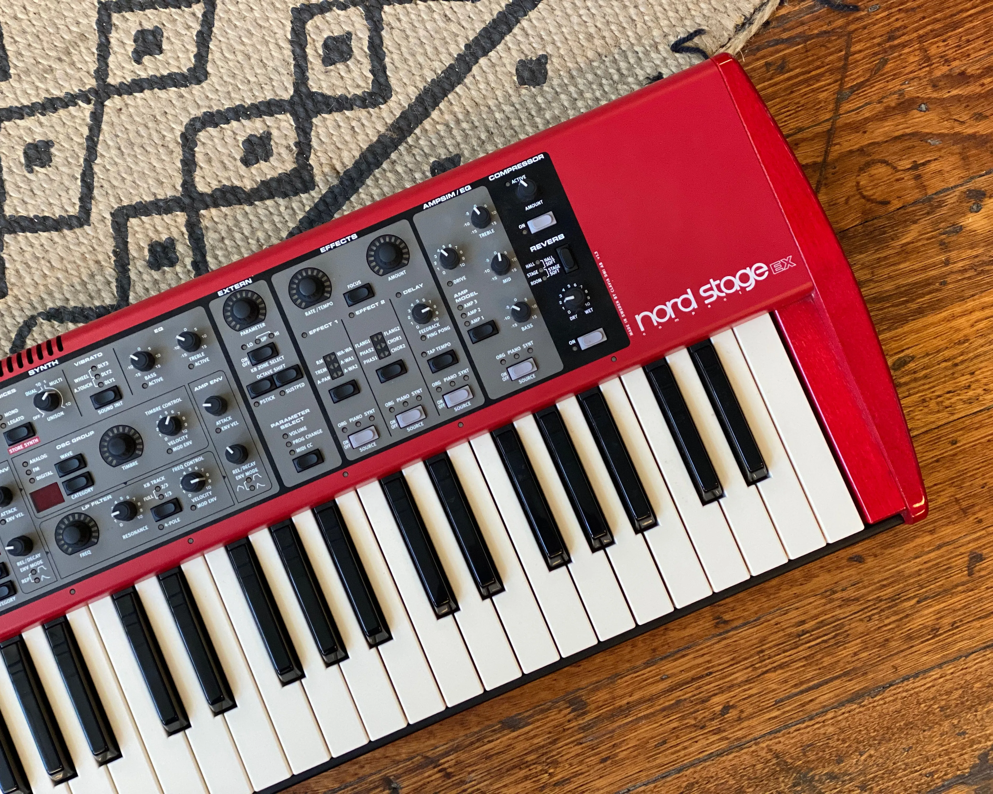 Nord Stage EX Compact SW73